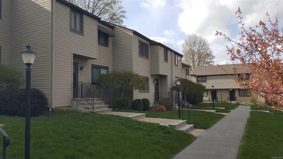 10 Squires Gate unit E, Poughkeepsie, NY 12603 - photo 1