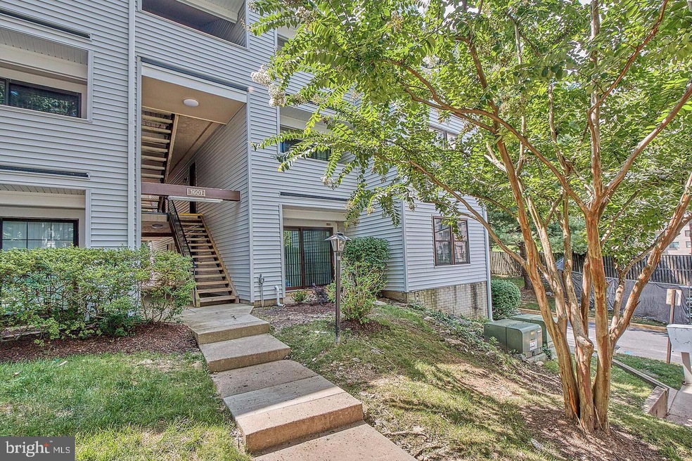 1603 Carriage House Terrace unit E, Silver Spring, MD 20904 - photo 1