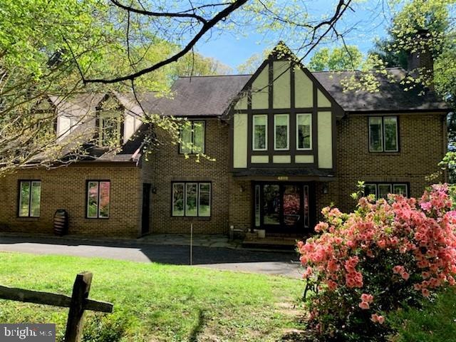 4502 Olley Ln, Fairfax, VA 22032 - photo 1