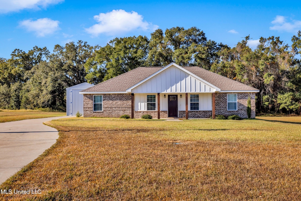 120 Trevor Ln, Lucedale, MS 39452 - photo 1