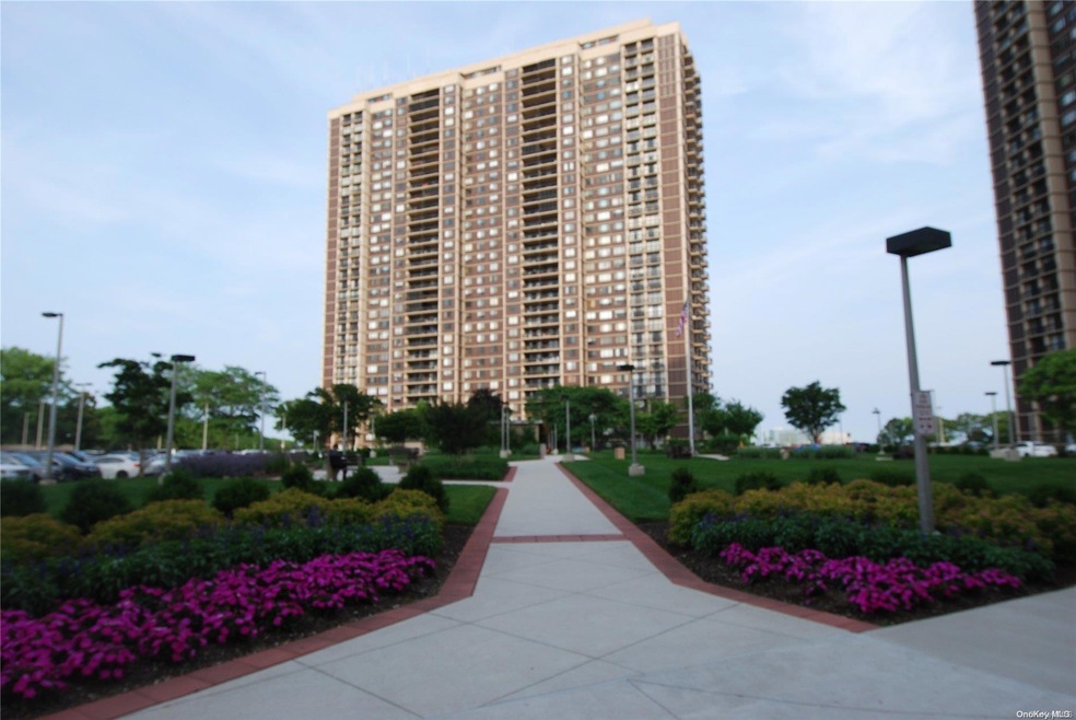 North Shore Towers unit PHD, Floral Park, NY 11005 - photo 1