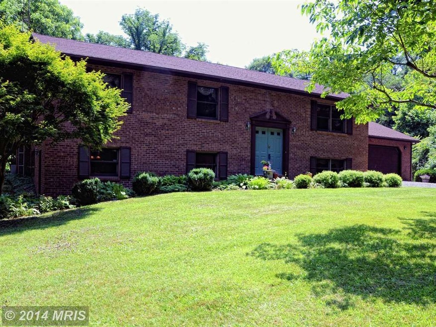 688 Cedar Ln, Martinsburg, WV 25404 - photo 1