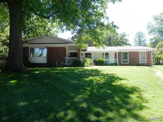 1130 Meadowgrass Ct, Florissant, MO 63033 - photo 1