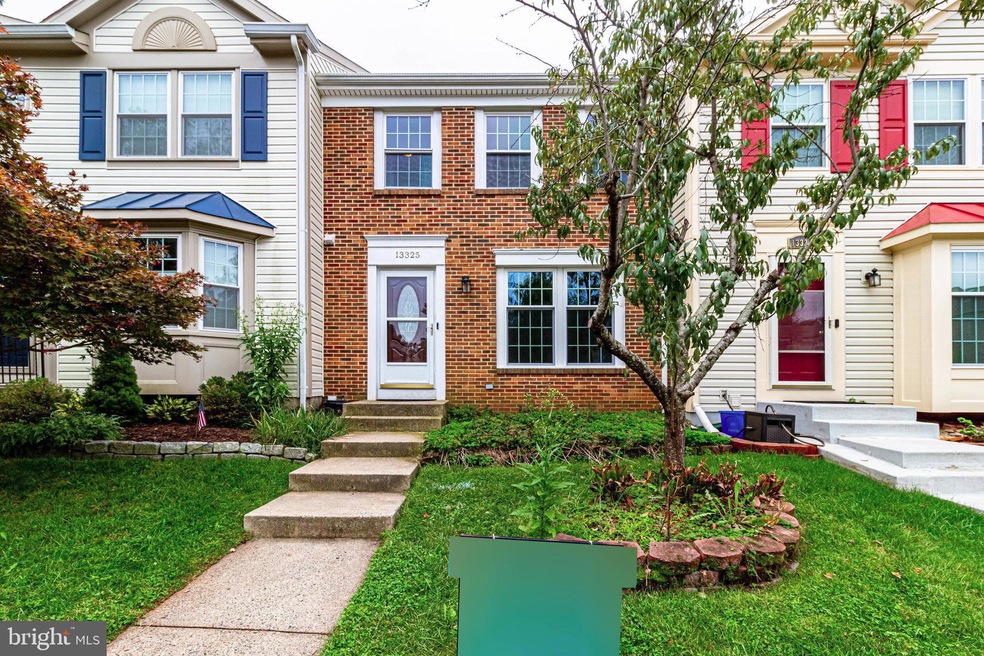 13325 Burkitts Rd, Fairfax, VA 22033 - photo 1