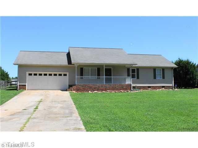 146 Clearview Rd, Statesville, NC 28625 - photo 1