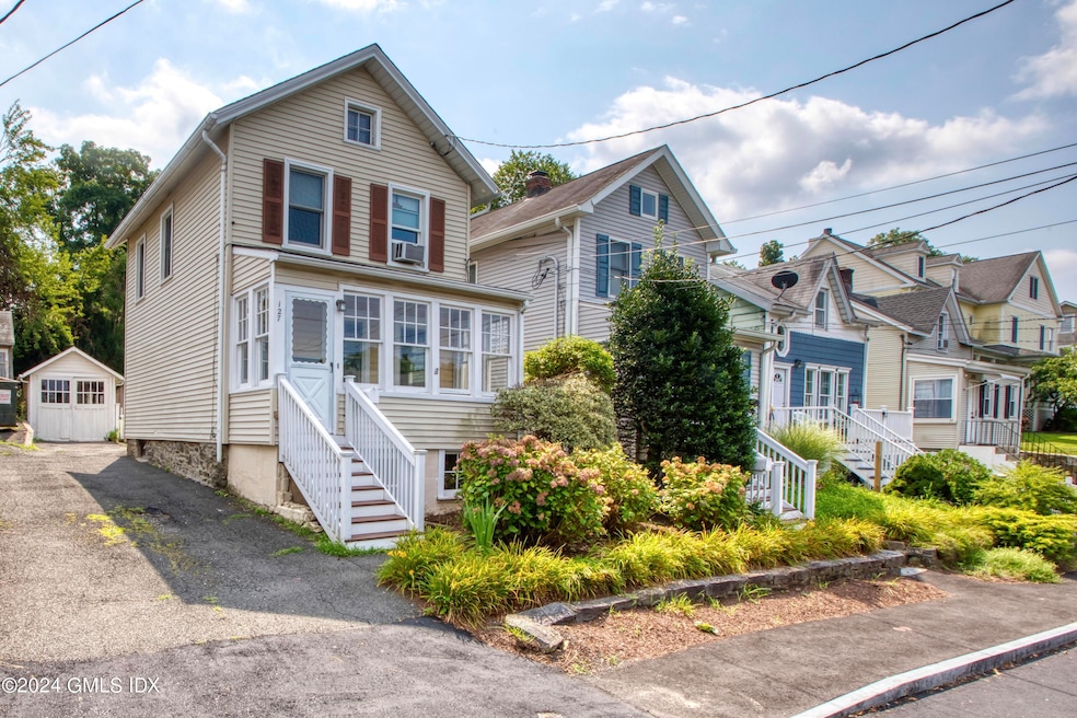127 Henry St