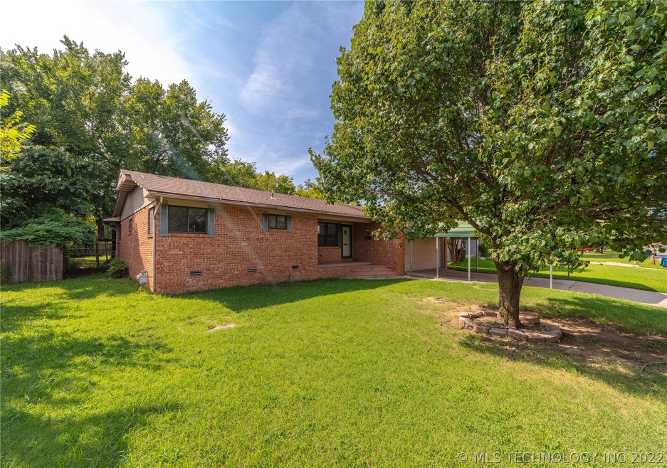 1403 S 10th St, McAlester, OK 74501 - photo 1