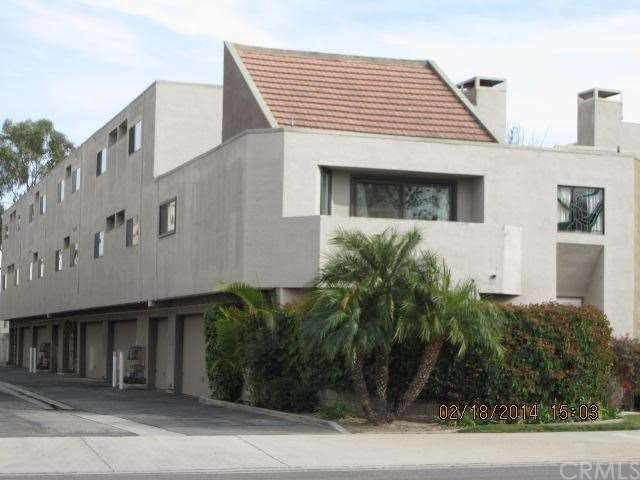 FRONT VIEW OF BUILDING