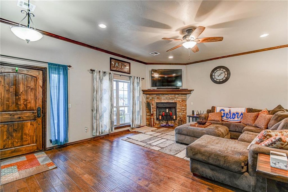 287 Mounds Rd, Harrah, OK 73045 - photo 1