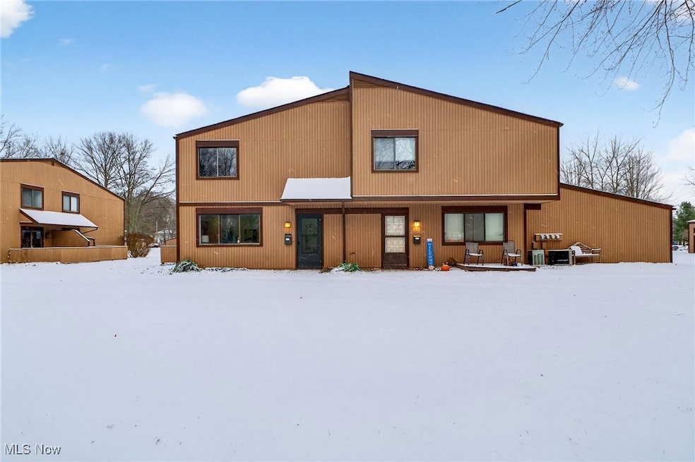 26645 Lake of the Falls Blvd, Olmsted Falls, OH 44138 - photo 1