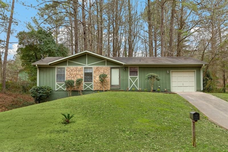 5788 Bobbin Ln, Lithonia, GA 30058 - photo 1