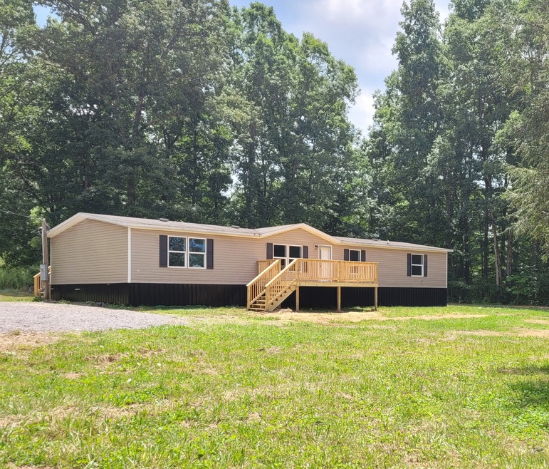 3387 Sparta Hwy unit 3387, Crossville, TN 38572 - photo 1