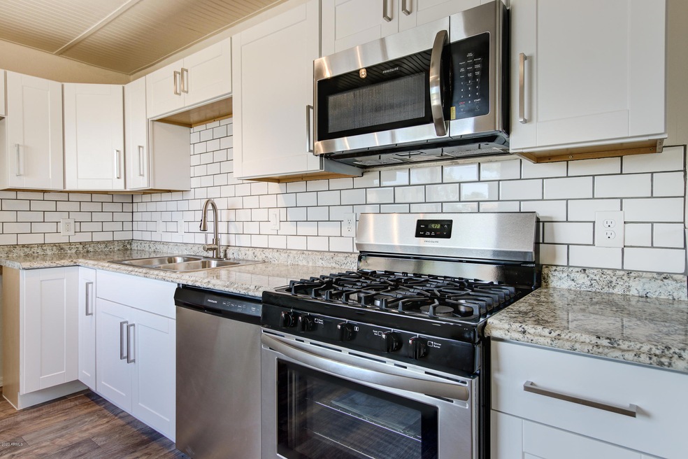 433 N Velero St-11