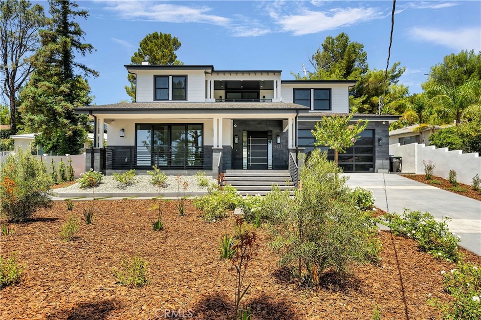 Sold $2,525,000 • Co-Listing Agent