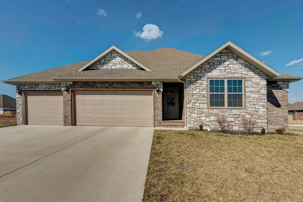 879 E Scott Wayne Dr, Nixa, MO 65714 - photo 1