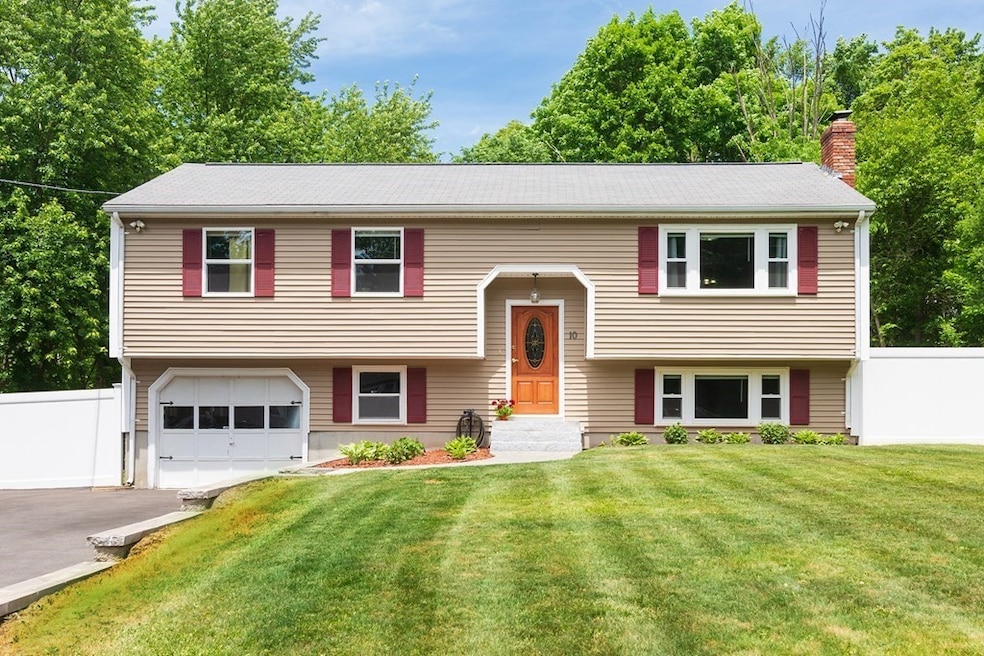 10 Bellevue Ave, North Attleboro, MA 02760 - photo 1