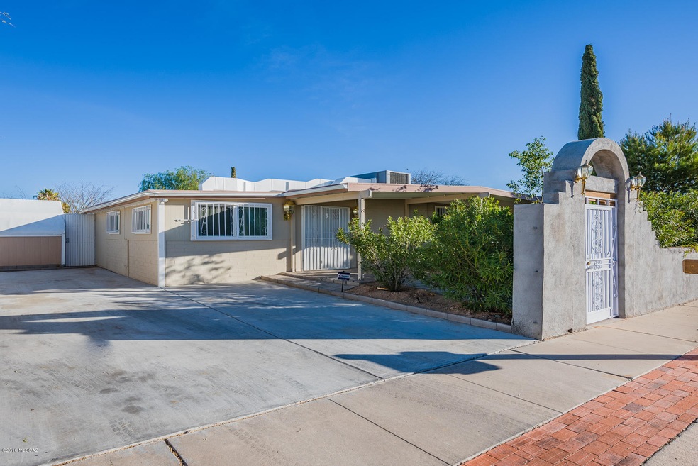 8211 E Nicaragua Dr, Tucson, AZ 85730 - photo 1