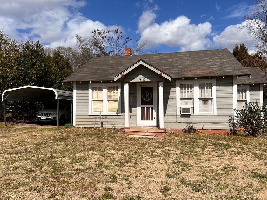 918 Evelyn St, Nacogdoches, TX 75964 - photo 1