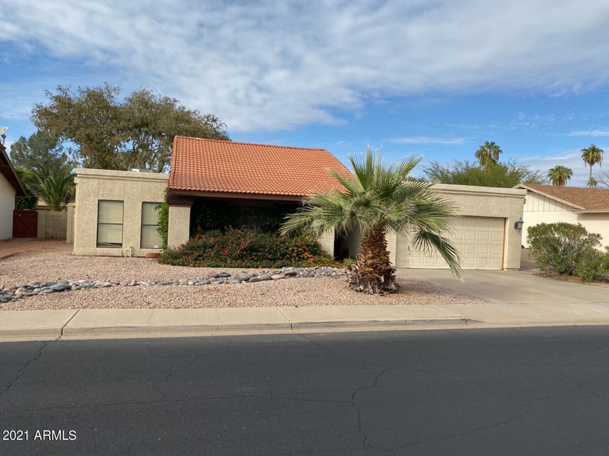 Front Yard_Exterior_2019-12-04 13_01_36
