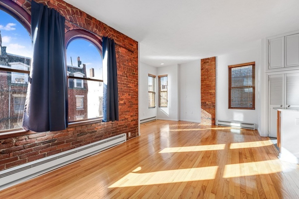 8 Battery St unit 14, Boston, MA 02109 - photo 1