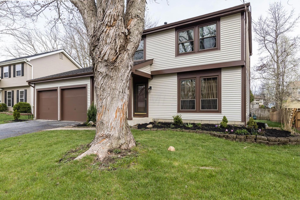 208 Benton Way-03