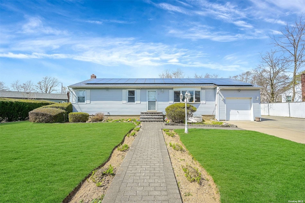 77 Winchester Dr, Lindenhurst, NY 11757 - photo 1