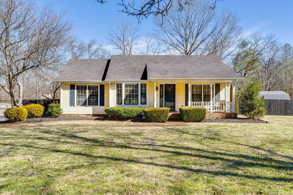 Front view of this sweet home!