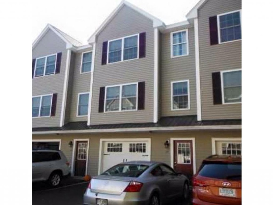 27 Townsend Dr unit 27, Dover, NH 03820 - photo 1