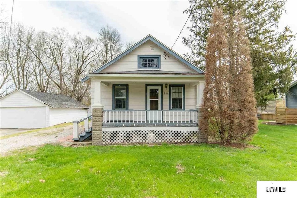 886 S State St, Lincoln, IL 62656 - photo 1