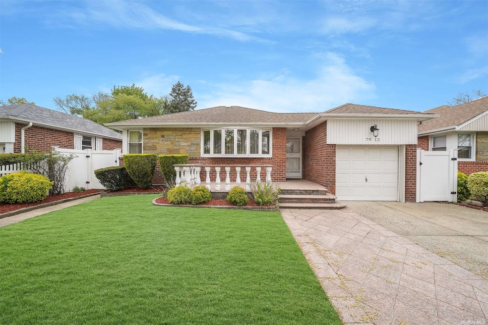 79-12 263rd St, Floral Park, NY 11004 - photo 1