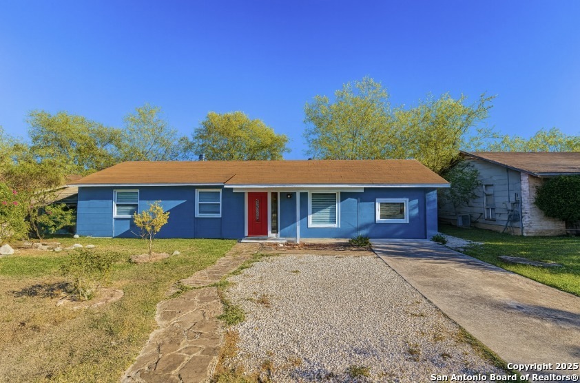 For Rent $1,300/month