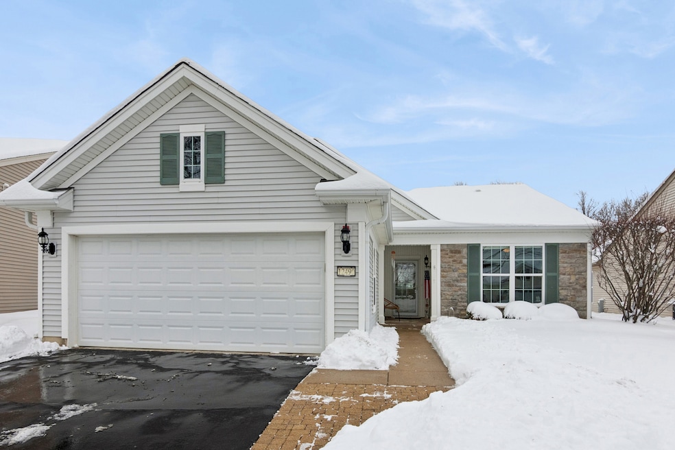 12490 Russet Ln, Huntley, IL 60142 - photo 1