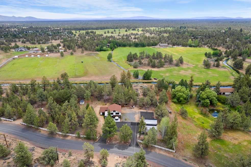 64732 Hunnell Rd, Bend, OR 97703 - photo 1