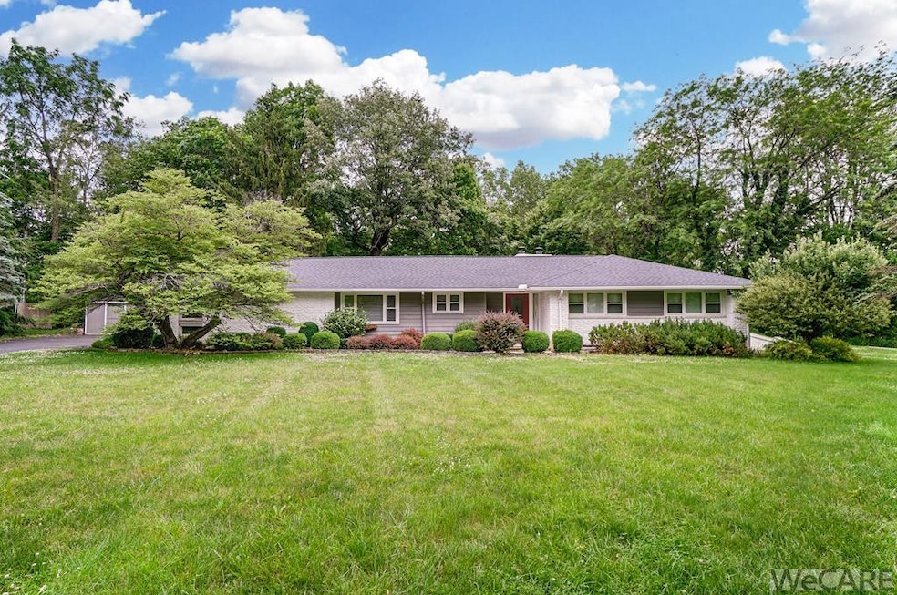 1681 Ridgehill Ln, Lima, OH 45805 - photo 1