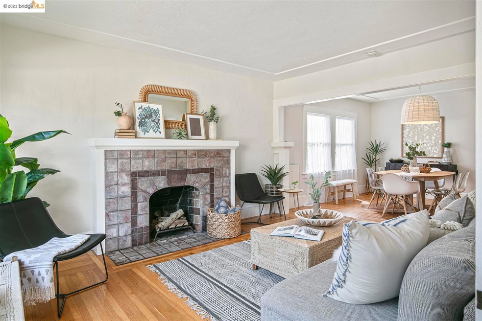 2424 Byron St, Berkeley, CA 94702 - photo 1