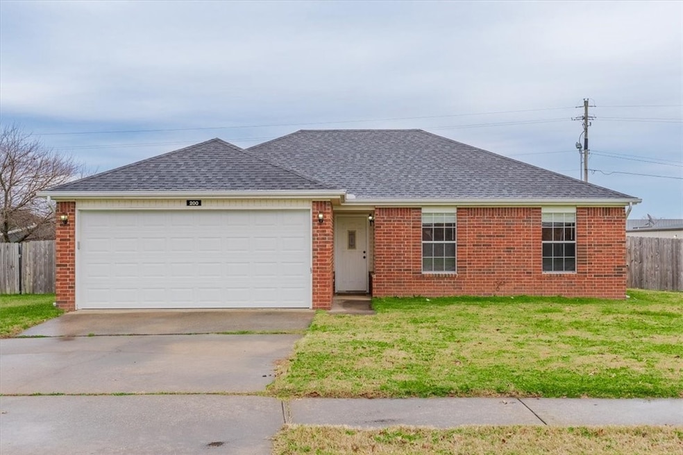 200 Sun Meadow Dr, Centerton, AR 72719 - photo 1