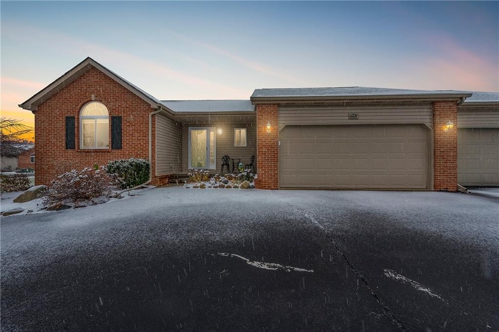 1221-Crystal-Pointe-Circle-Fenton-Township-Michiga