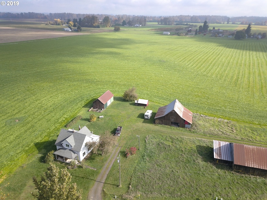 94425 Lovelake Rd, Junctioncity, OR 97448 - photo 1