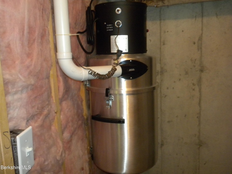 163 Red Barn Rd, Dalton, MA 01226 - photo 1