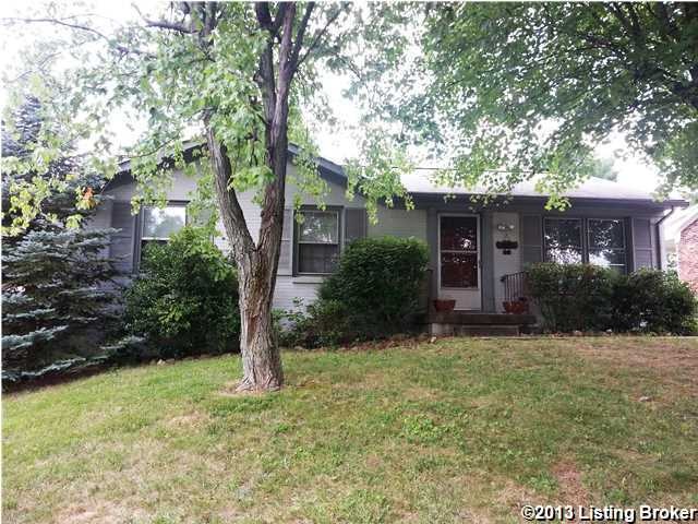 9004 Lantana Dr, Louisville, KY 40229 - photo 1