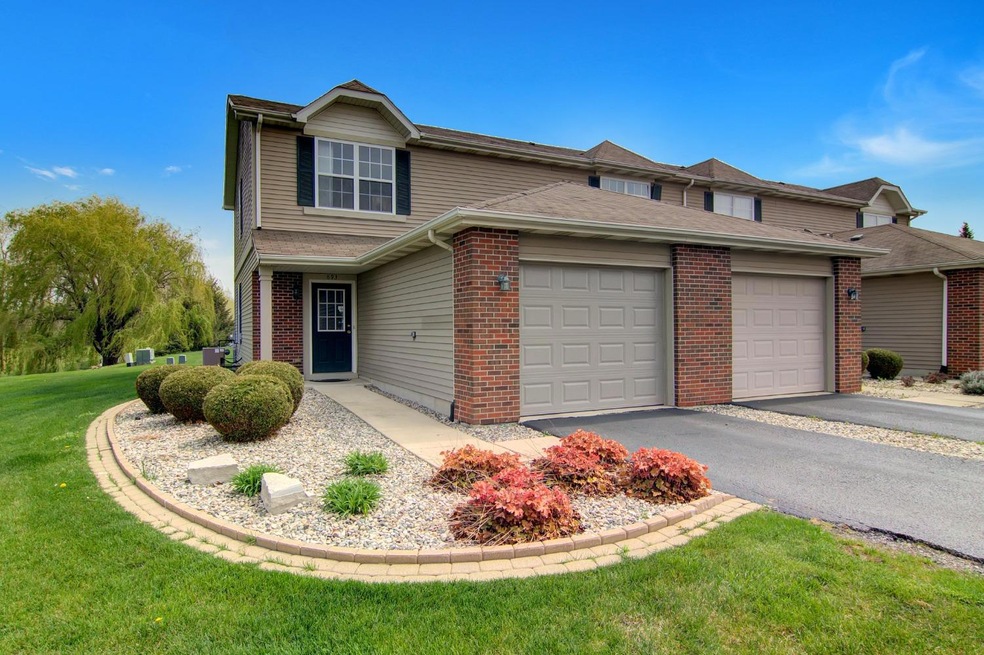 893 Flagstone Dr, Dyer, IN 46311 - photo 1