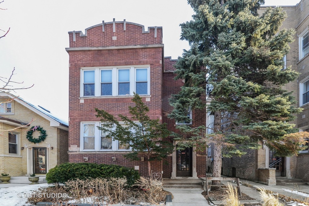 6429 N Fairfield Ave, Chicago, IL 60645 - photo 1