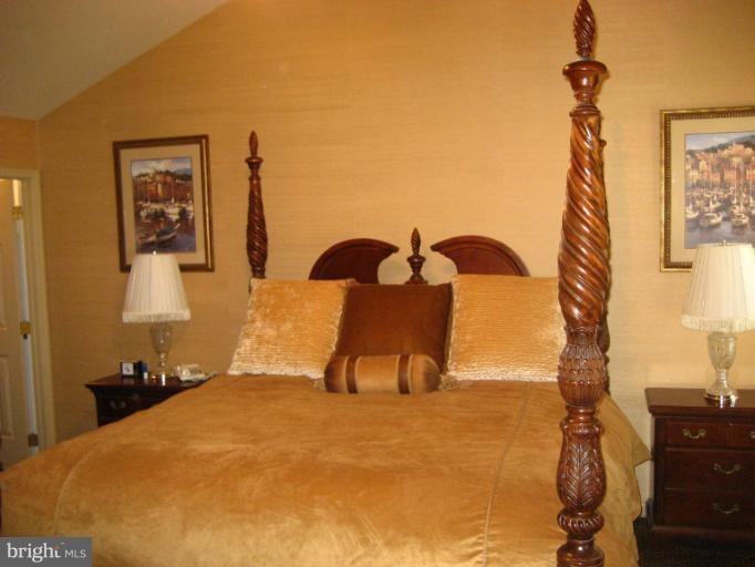 11516 Pebblecreek Dr, Lutherville Timonium, MD 21093 - photo 1