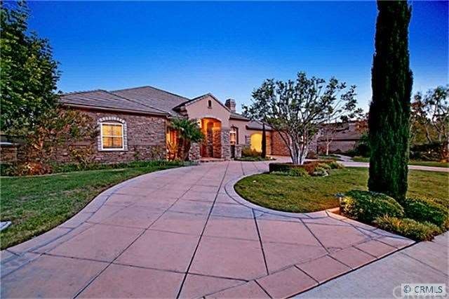 Majestic  and rare single-level Mediterranean home