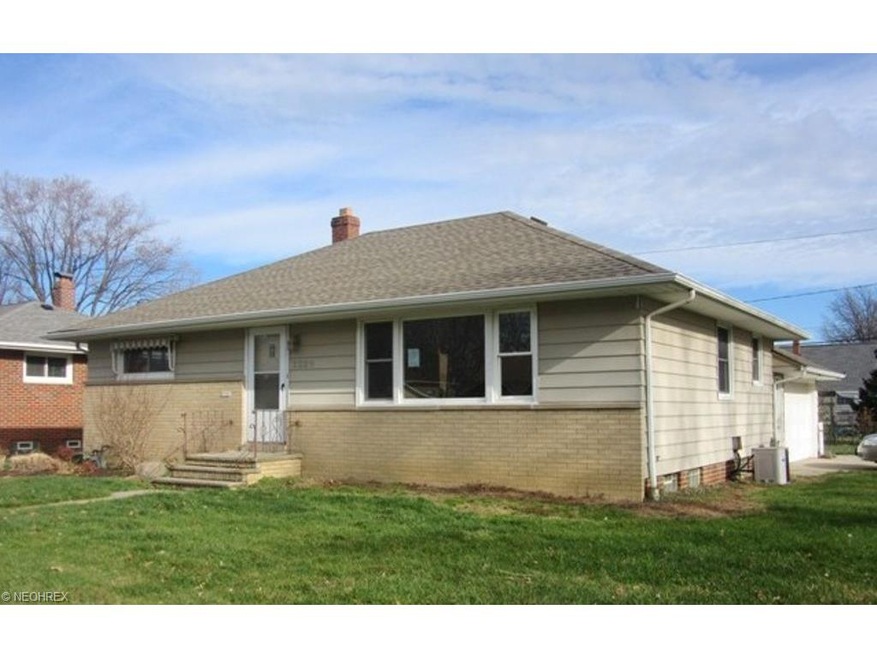 front of home w/ att 2 car garage