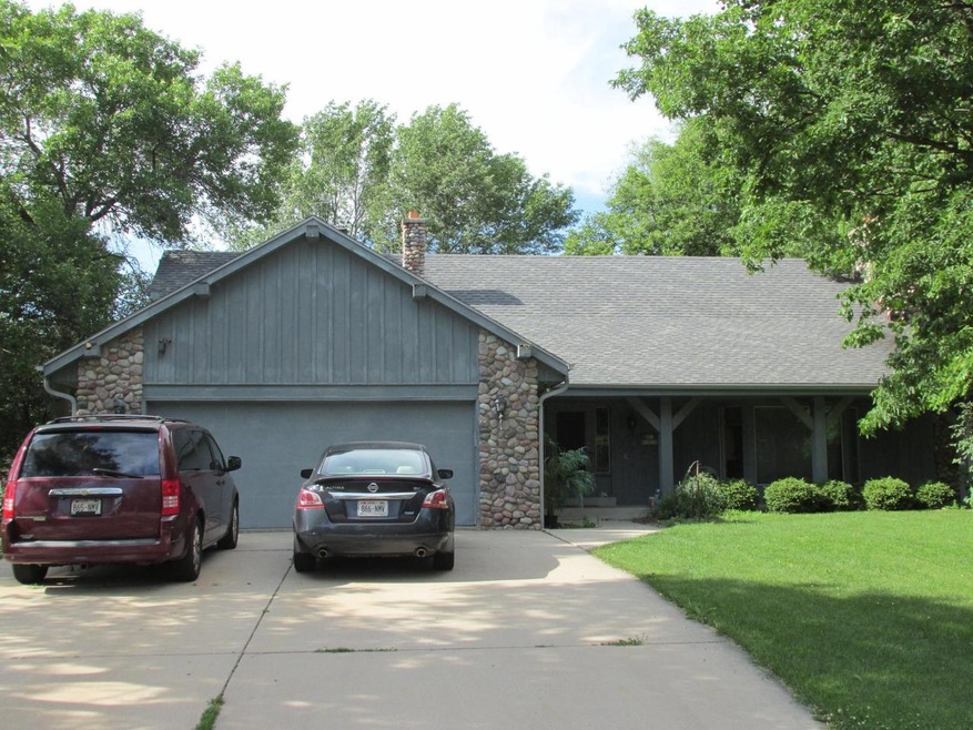 N82W16212 Valley View Dr, Menomonee Falls, WI 53051 - photo 1