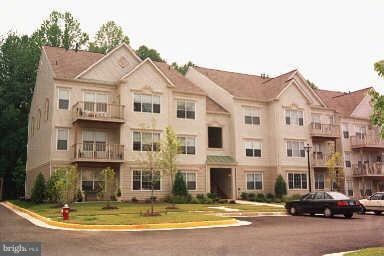 12471 Hayes Ct unit 101, Fairfax, VA 22033 - photo 1