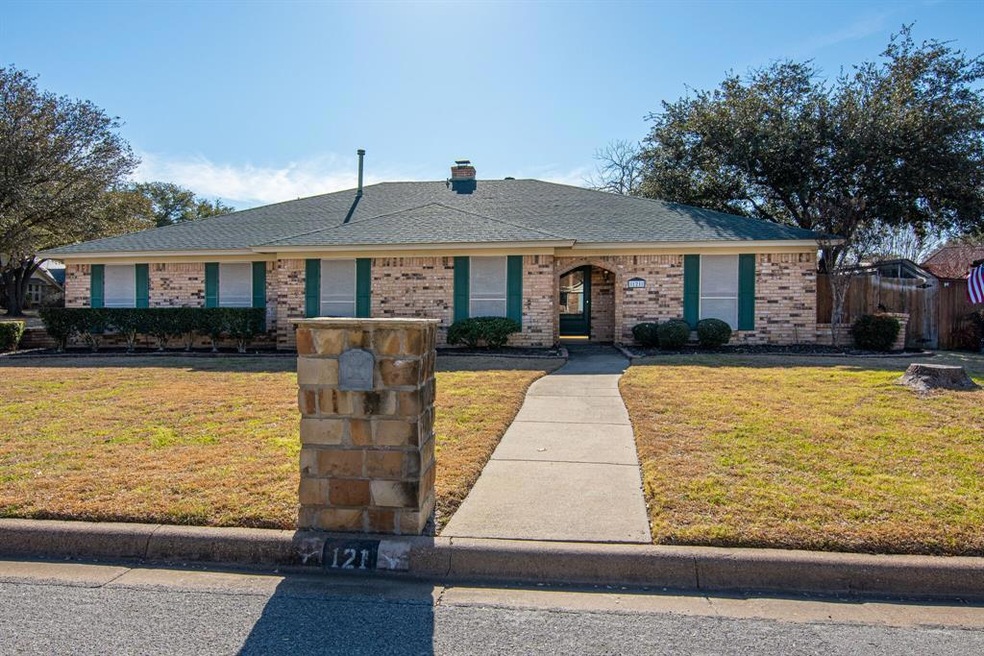 121 Shady Lake Ct, Hurst, TX 76054 - photo 1