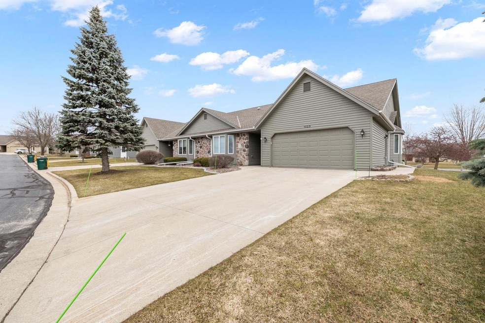 Exterior_1323 Stonewood Circle-3