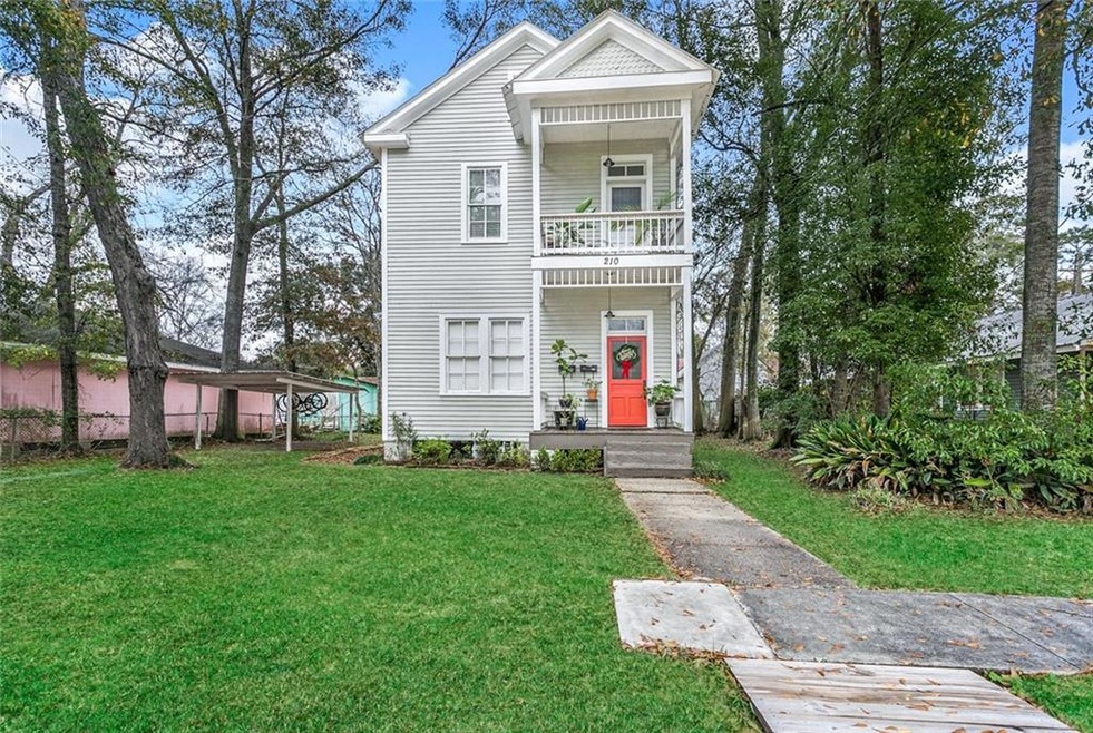 210 W 25th Ave unit Upper, Covington, LA 70433 - photo 1